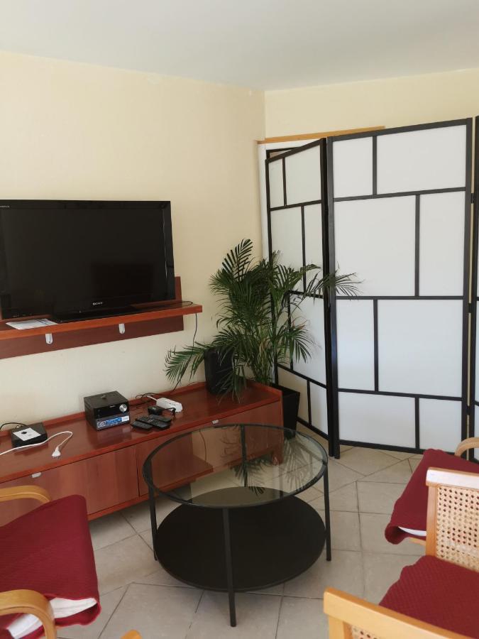 Ou Souleou Apartment Bormes-les-Mimosas Bagian luar foto
