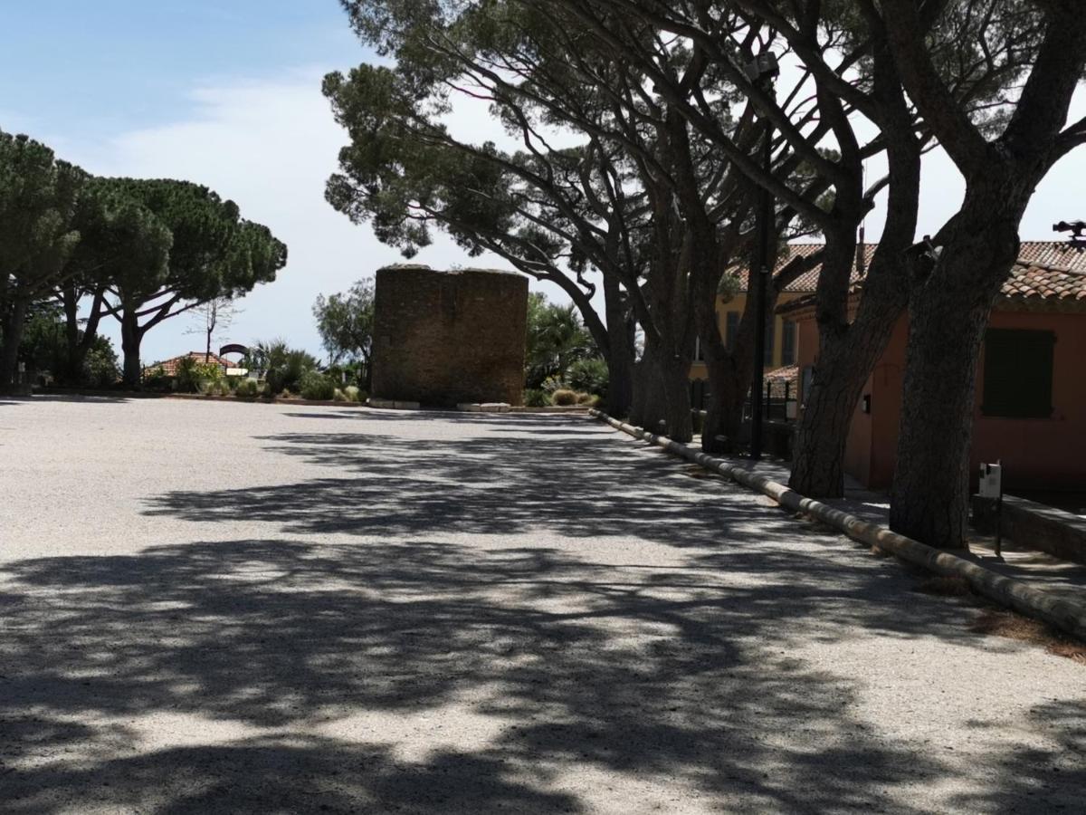 Ou Souleou Apartment Bormes-les-Mimosas Bagian luar foto